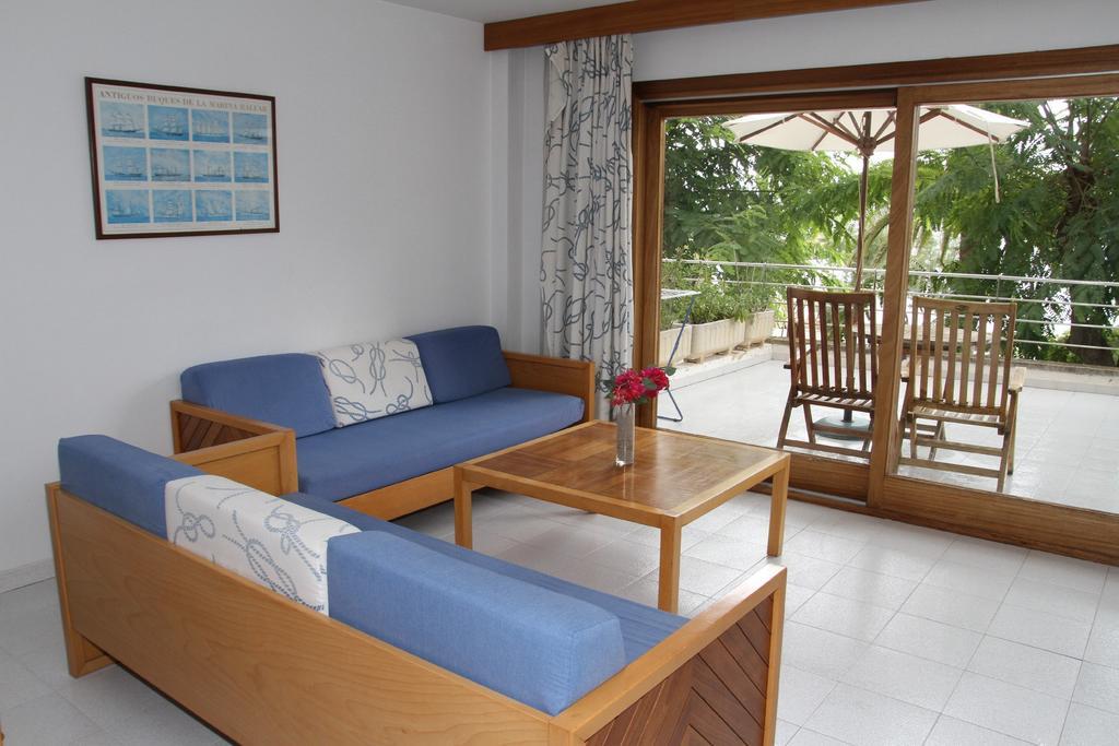 Apartamentos Marina Port de Pollença Rum bild
